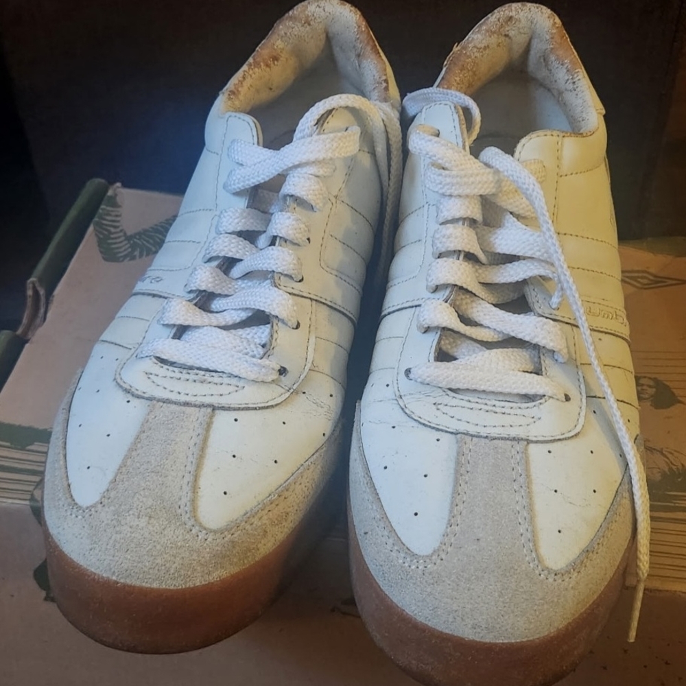 Umbro Brazilia Men's White and Tan Leather Sneakers